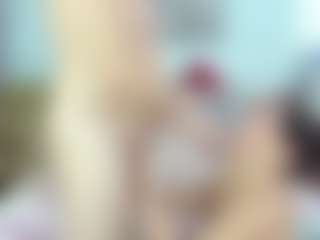 ladyred8's Live Sex Cam Show