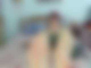 Live cam show with ladyred8 - Granny on Camming Site