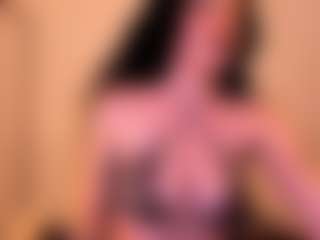 Almendra's Live Sex Cam Show