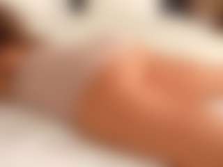 Live cam show with nicolegiulia - Bedroom MILF on eurowanks.com