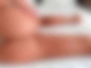 nicolegiulia MILF-Webcam-Darstellerin im Live-Stream