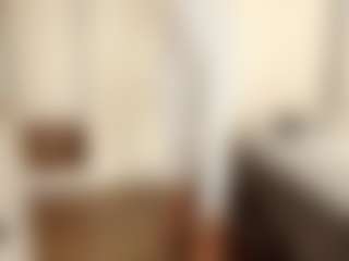 Live cam show with nicolegiulia - Bedroom MILF on Hubzter Live