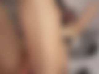 Live cam show with KENDAL - Petite on Free Soda