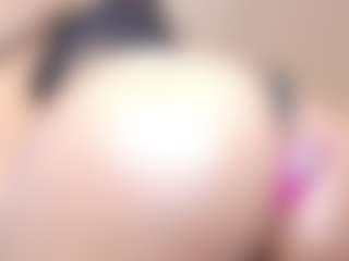 Live cam show with samantha eilish - Milk on hrnylive.com