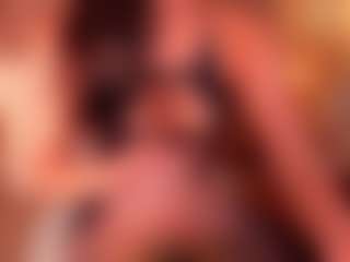 Live cam show with DAPHNE - Skinny on Streamer API