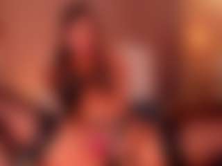 Live cam show with DAPHNE - Short on Chatstar
