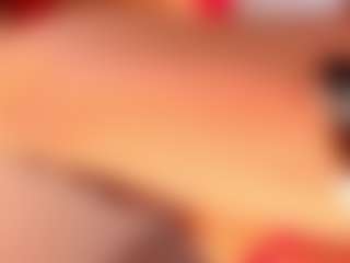 Live cam show with DAPHNE - Shaved Pussy on Camiplay Live
