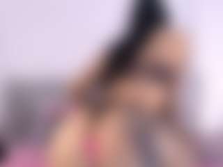 Thayra's Live Sex Cam Show