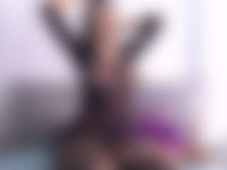 Thayra's Live Sex Cam Show