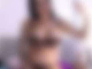 Thayra's Live Sex Cam Show