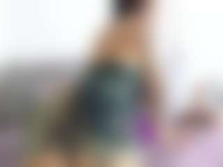 Thayra's Live Sex Cam Show