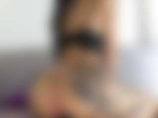 Thayra's Live Sex Cam Show