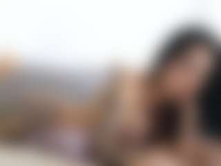 Live cam show with Thayra - Granny on Milf Play