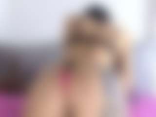 Thayra's Live Sex Cam Show