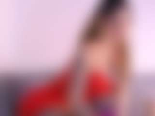 Live cam show with Thayra - Athletic MILF on Milfs Live