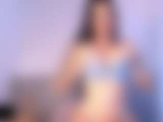 Live cam show with Thayra - Bedroom on UwU Esports