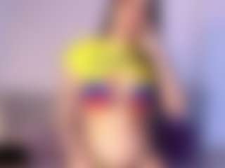 Thayra's Live Sex Cam Show