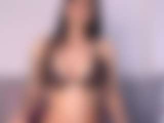 Thayra's Live Sex Cam Show