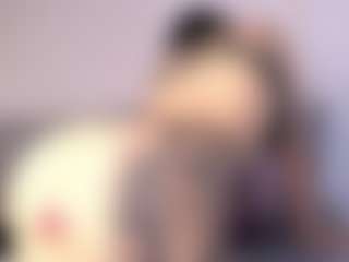 Live cam show with Thayra - Shaved Pussy on AdultVida.com