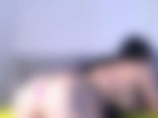 Thayra's Live Sex Cam Show