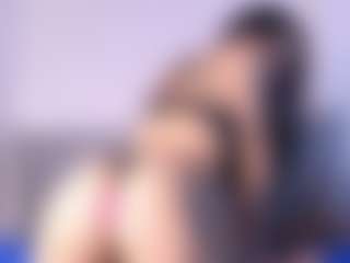 Live cam show with Thayra - Big Tits on Camversity