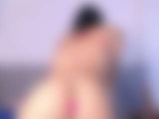 Thayra's Live Sex Cam Show