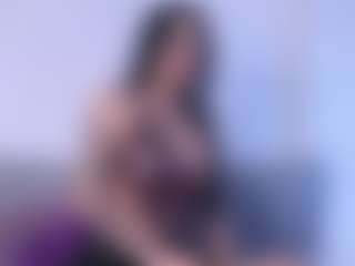 Live cam show with Thayra - Innocent on Uber Horny
