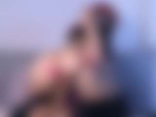 Thayra's Live Sex Cam Show