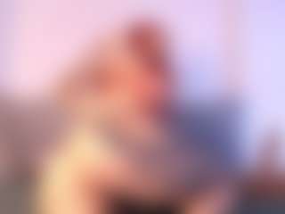 Live cam show with Thayra - Bedroom on Hubzter Live