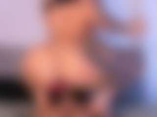 Live cam show with Thayra - Foot Fetish on Camming Site
