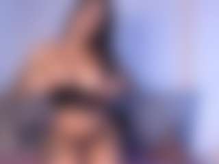 Thayra's Live Sex Cam Show