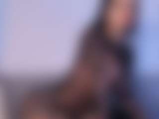 Thayra's Live Sex Cam Show