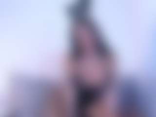 Live cam show with Thayra - Squirt on Latina Girls