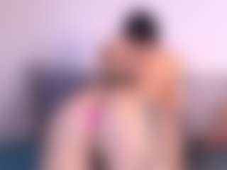 Live cam show with Thayra - Redbone on Camsoda