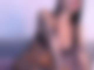 Live cam show with Thayra - Lovense Middle Aged on MyBangCams