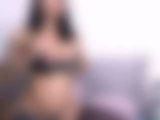 Thayra's Live Sex Cam Show