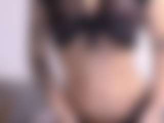 Thayra's Live Sex Cam Show