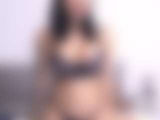 Thayra's Live Sex Cam Show
