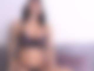 Thayra's Live Sex Cam Show