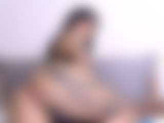 Thayra's Live Sex Cam Show