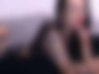 Thayra's Live Sex Cam Show