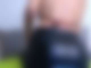 Thayra's Live Sex Cam Show