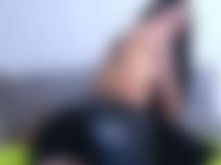 Thayra's Live Sex Cam Show