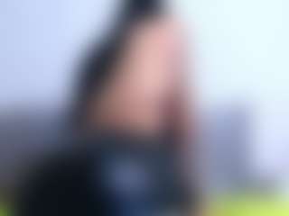 Thayra's Live Sex Cam Show