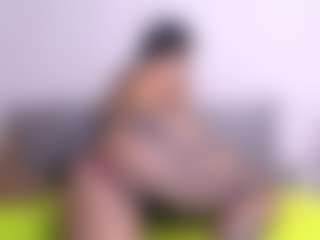 Thayra's Live Sex Cam Show
