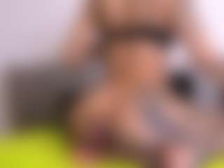 Thayra's Live Sex Cam Show