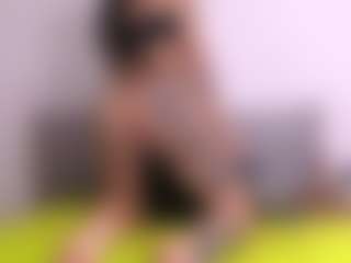 Thayra's Live Sex Cam Show