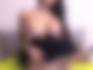 Thayra's Live Sex Cam Show