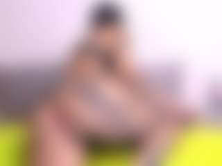 Thayra's Live Sex Cam Show