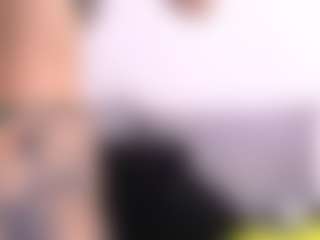 Thayra's Live Sex Cam Show